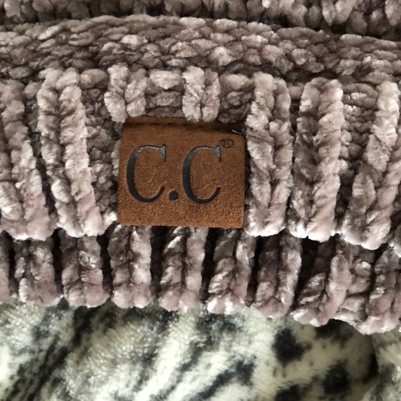 🆕 Mocha Chenille Beanie - Picture 3 of 3
